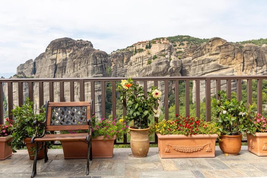 Meteora Monasteries "Byzantine Walks" From Thessaloniki - What’s Been Most Praised: Guide Quality and Comfortable Transport