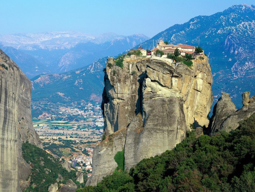 Meteora Monasteries Tour from Athens - Kalambaka or Kastraki: Lunch and Village Breaks That Matter