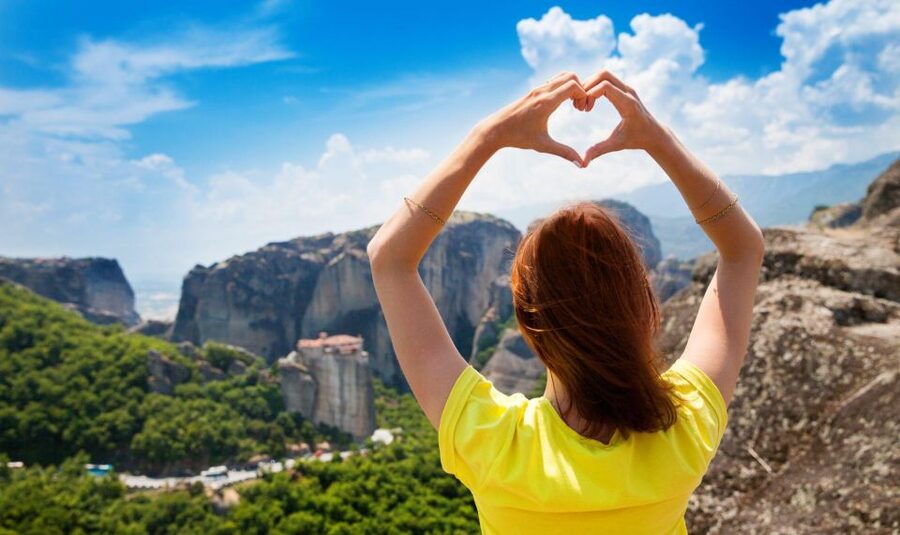 Meteora: Morning Half Day Sightseeing and Monasteries Tour - Small group size and private option, who this suits best