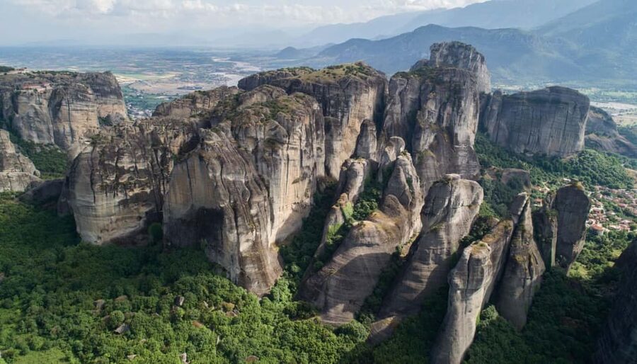 Meteora: Morning Monasteries Tour with Photo Stops - Which Monasteries You Might Enter, and How to Choose Wisely