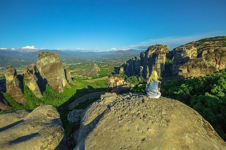 Meteora Rocks and Religious Sites Tour with Photo Stops - Kalabaka Train Station Pickup and a Smooth Half-Day Flow