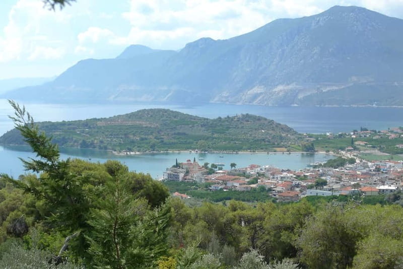 Mycenae Nafplion: one day Spanish guided tour - Corinth Canal: the photo stop that breaks up the drive
