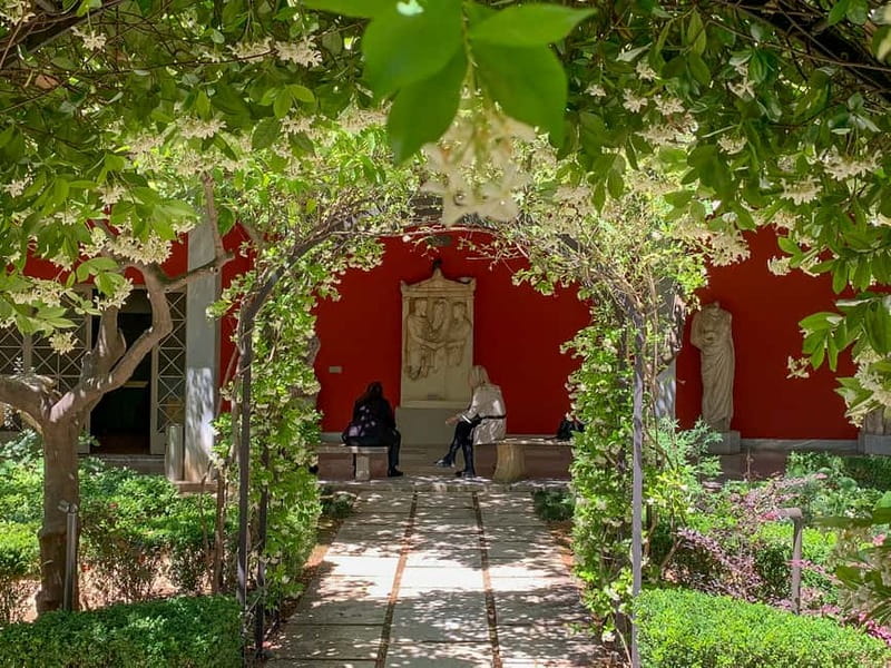 National Archeological Museum Private Tour with Admission - How the guide customizes the tour to your group