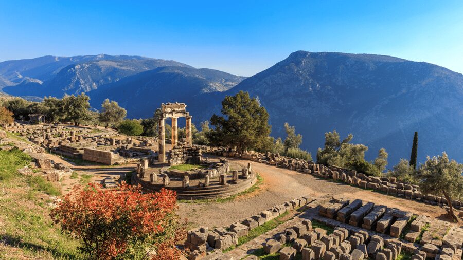 Private Luxury Tour: Delphi, Itea & the Charm of Galaxidi - Galaxidi Neoclassical Streets and Maritime Museum Stops