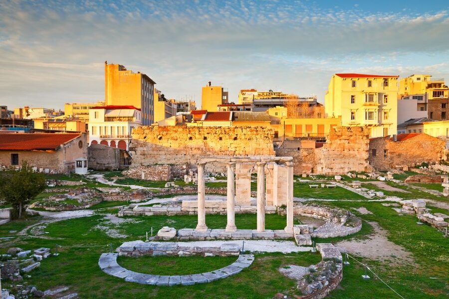 Private tour Athens, Cape Sounio, Temple Poseidon, Riviera - Athens first act: Hadrian’s Arch, major landmarks, and quick photo wins