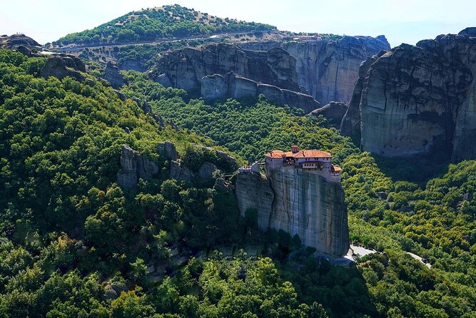 Private Tour to Monasteries of Meteora & Thermopylae from Athens - Kalambaka Lunch: A Traditional Reset Under the Rock Towers