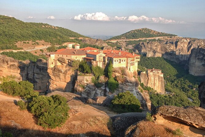 Thermopylae, Meteora and Delphi Private Full Day Tour - Distomo Massacre Memorial: a sobering 30-minute pause