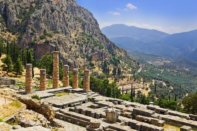 Thermopylae The battle of the 300 Spartans & Delphi Day Tour - Museum Time: Delphi Archaeological Museum Makes the Stones Speak