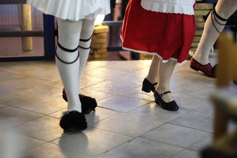 Traditional Greek Show in Plaka with Dinner - Key Points to Know Before You Go