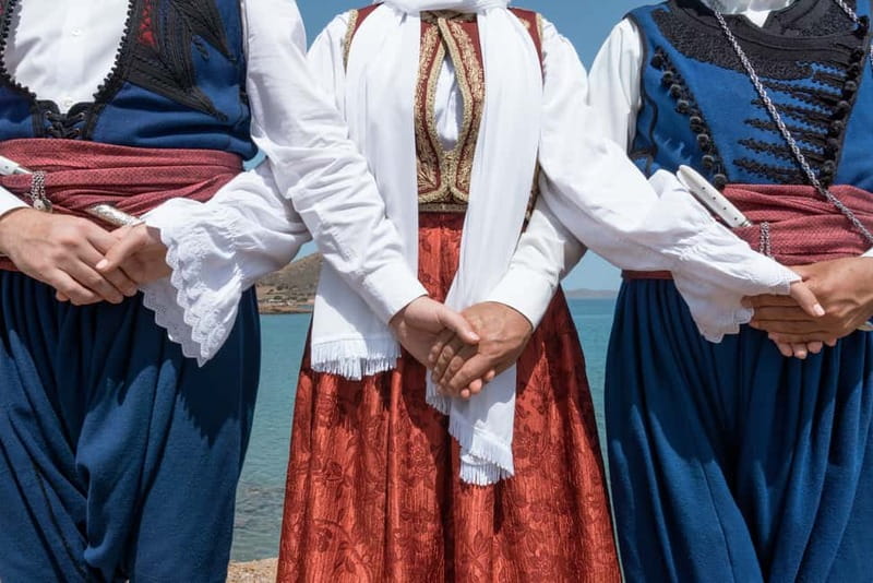 Traditional Greek Show in Plaka with Dinner - Getting From Your Hotel Into Plaka, With Pickup Done for You